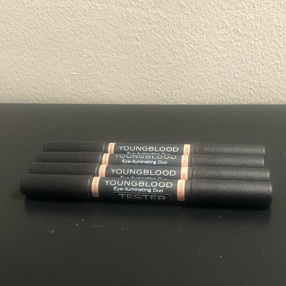 YOUNGBLOOD Eye-Illuminating Duo Pencil